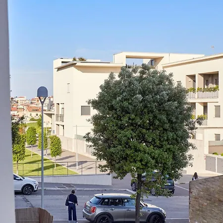 Moderno Monolocale In Citta Con Parcheggio Privato Апартаменты