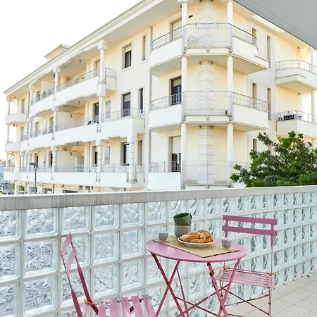 Moderno Monolocale In Citta Con Parcheggio Privato * Civitanova Marche