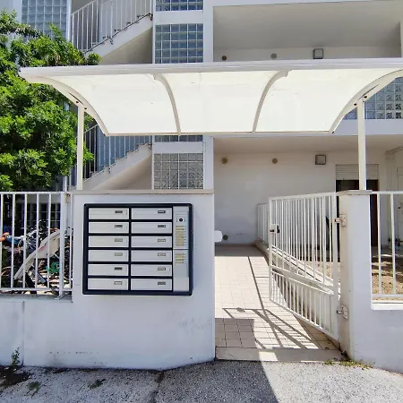 Moderno Monolocale In Citta Con Parcheggio Privato Apartamento