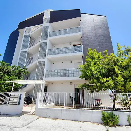 Apartment Moderno Monolocale In Citta Con Parcheggio Privato *